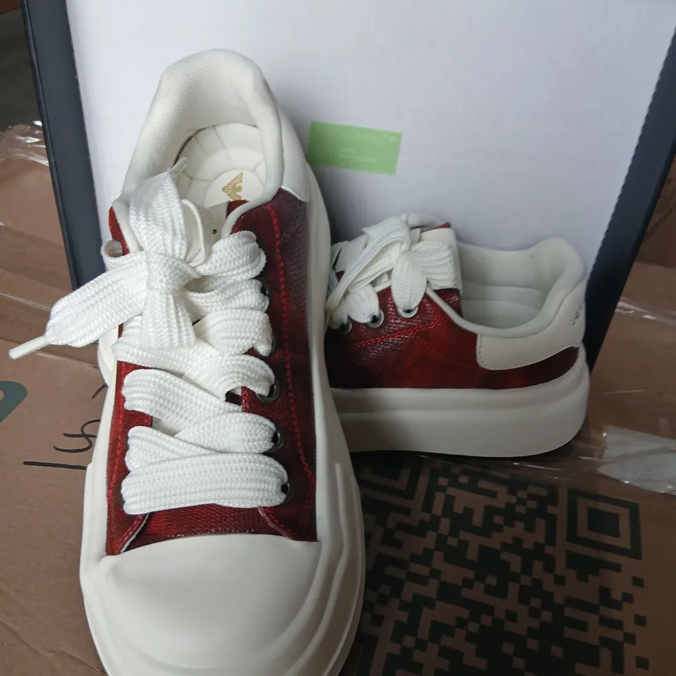 AMANIYA RED METALLIC LEATHER SNEAKERS, UK 6 (EU 39) – MODEL L-2507