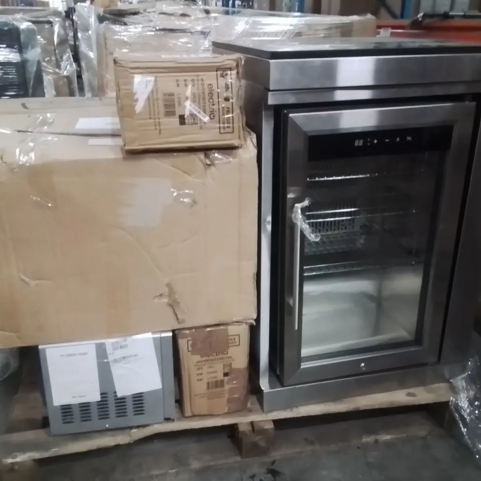 PALLET OF ELECTRICAL PRODUCTS TO INCLUDE;VENTING HOB,MICROWAVE,FRIDGE