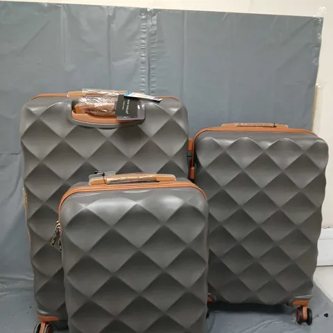 BRITISH TRAVELLER 3 PCS ABS HARD SHELL TRAVEL SUITCASES WITH TSA LOCK - COLLECTION ONLY