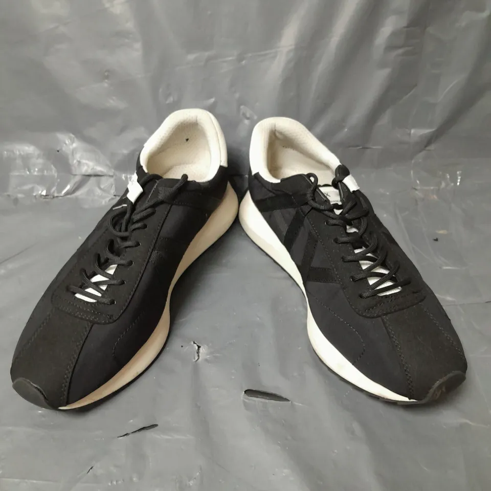 ARMANI EXCHANGE MENS TRAINERS BLACK SIZE 10