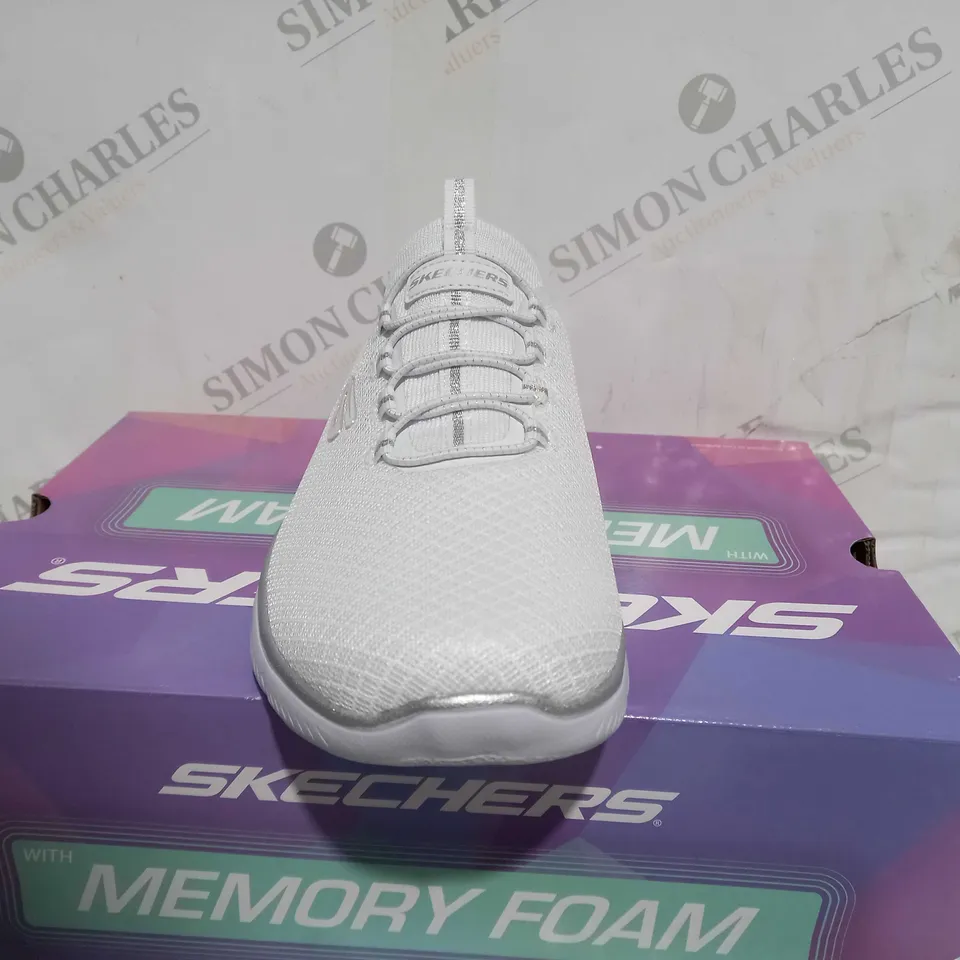 BOXED SKETCHERS WHITE OPEN TOP TRAINER - SIZE 7