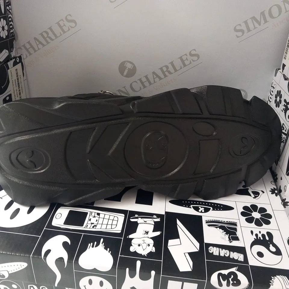 BRAND NEW BOXED PAIR OF KOI DARK MATERIALS MEN'S CHUNKY TRAINERS SIZE 7