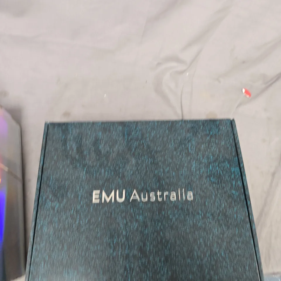 EMU AUSTRALIA WOMEN'S BLACK SUEDE ANKLE BOOTS WITH FAUX FUR LINING AND BUCKLE STRAP UK 9