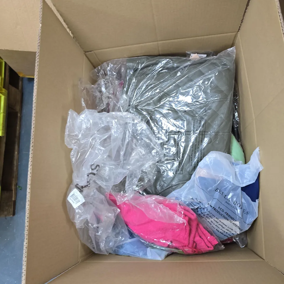 BOX OF APPROXIMATELY 20 ASSORTED ITEMS TO INCLUDE: LA MAREY RAINCOAT