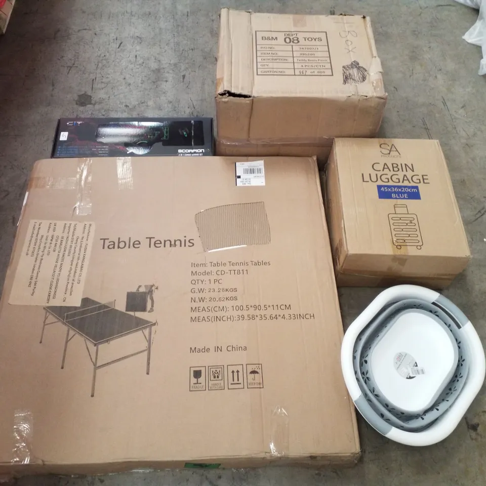 PALLET CONTAINING ASSORTED PRODUCTS INCLUDING TABLETENNIS TABLE, COLLAPSIBLE LAUNDRY BASKET, CABIN LUGGAGE, 4 IN 1 COMBO GAMING SET & TEDDY BEAR PICNIC SETS