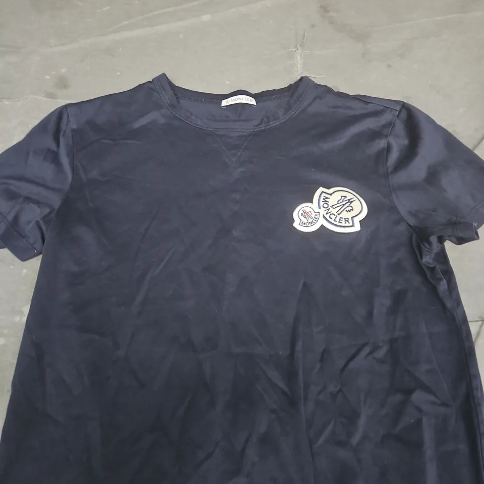 MONCLER NAVY T‑SHIRT WITH CHEST LOGO PATCH SIZE UNSPECIFIED