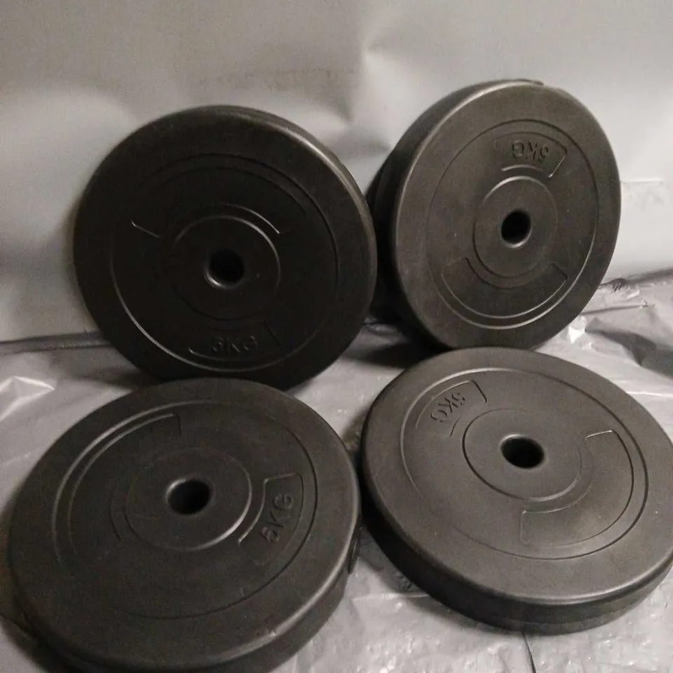 4 5kg PLASTIC BAREBELL PLATES IN BLACK - COLLECTION ONLY