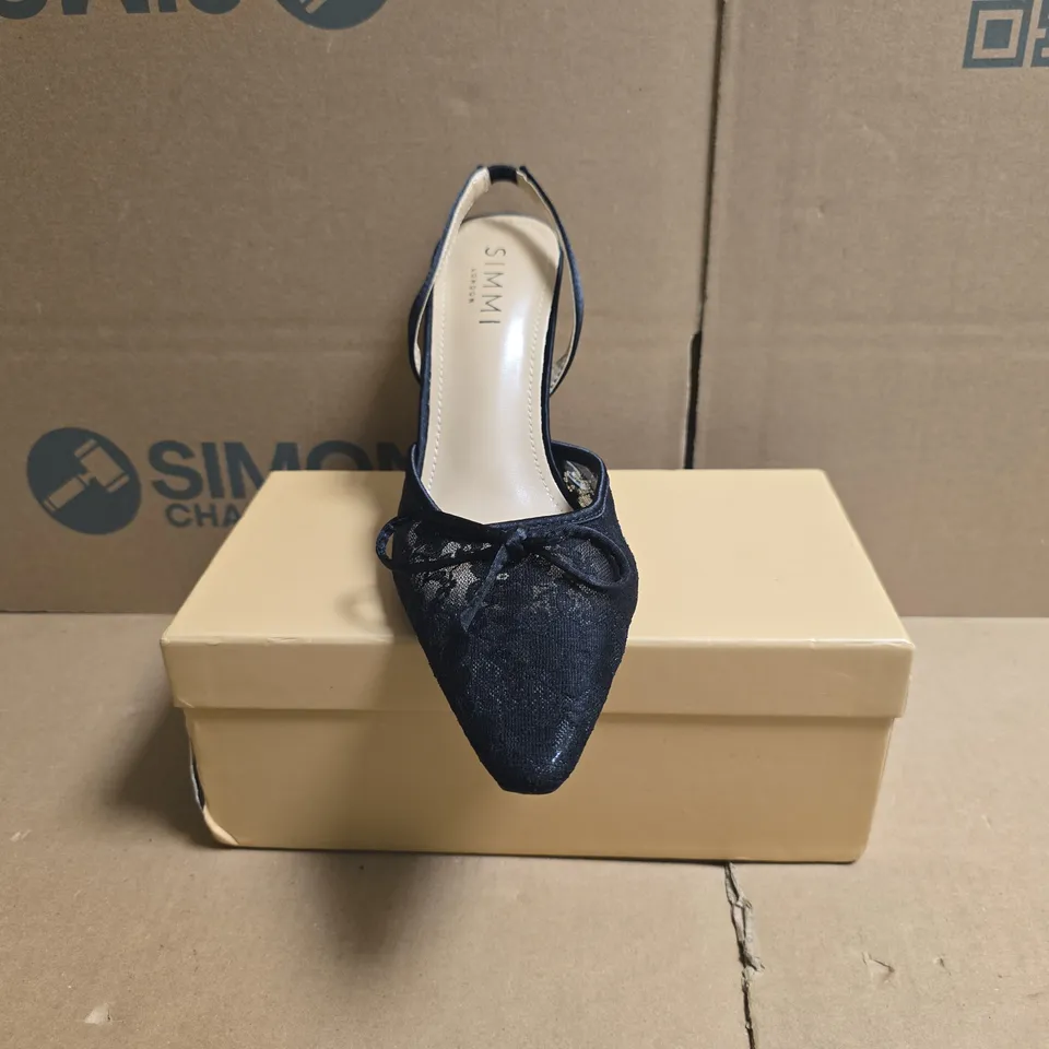 BOXED PAIR OF SIMMI LONDON POINTED TOE LACE HEELS IN BLACK SIZE UK 5