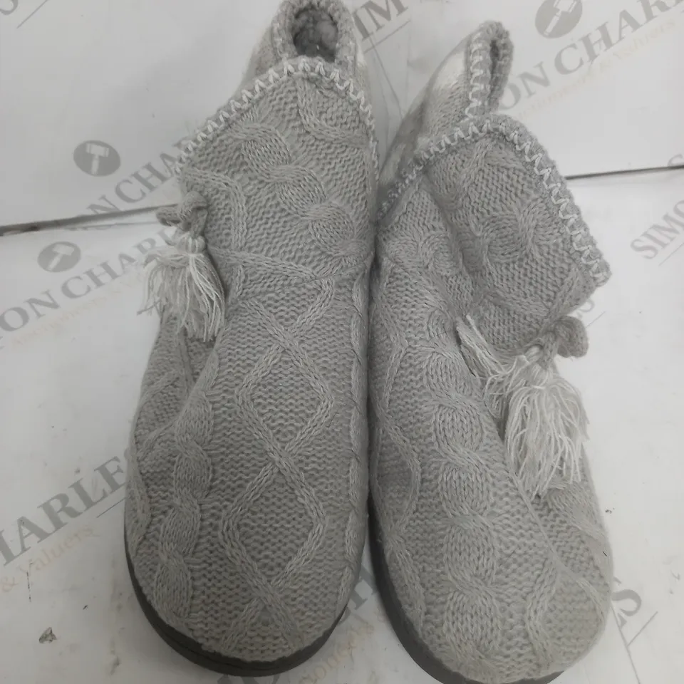 LINA SLIPPER BOOT GREY SIZE 8