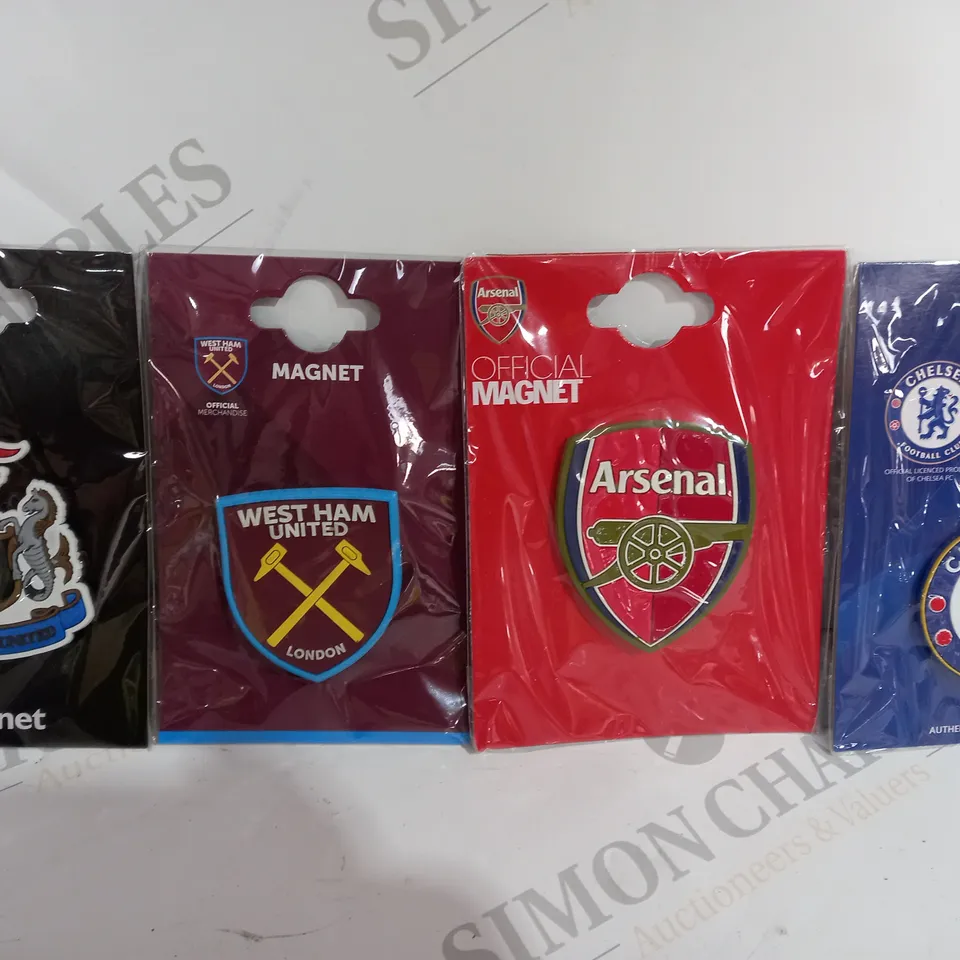 APPROXIMATELY 30 OFFICIALLY LICENSED FOOTALL CLUB MAGNETS TO INCLUDE MANCHESTER UNITED, LIVERPOOL, LEICESTER CITY, NEWCASTLE, WEST HAM, ARSENAL, CHELSEA