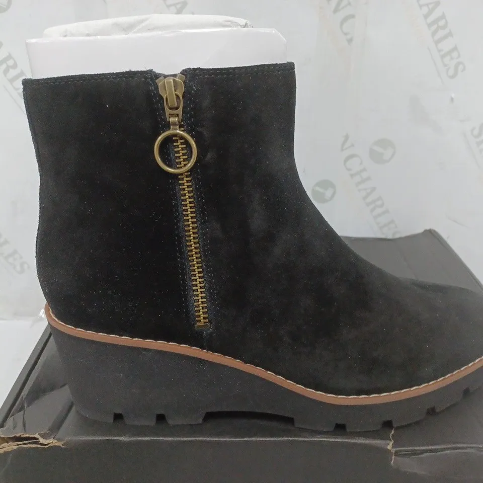 VIONIC ASTER HAZAL ZIP ANKLE BOOT SIZE UNSPECIFIED