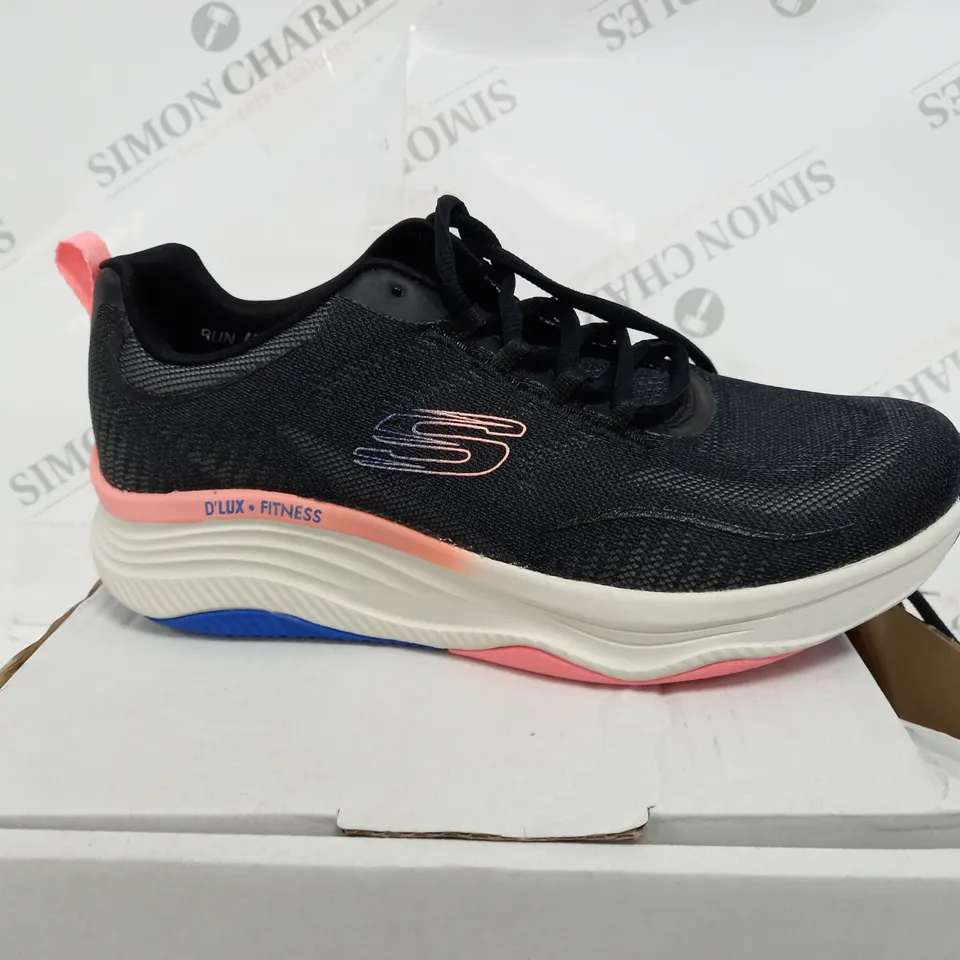 SKETCHERS RUNNING SHOES SIZE 6