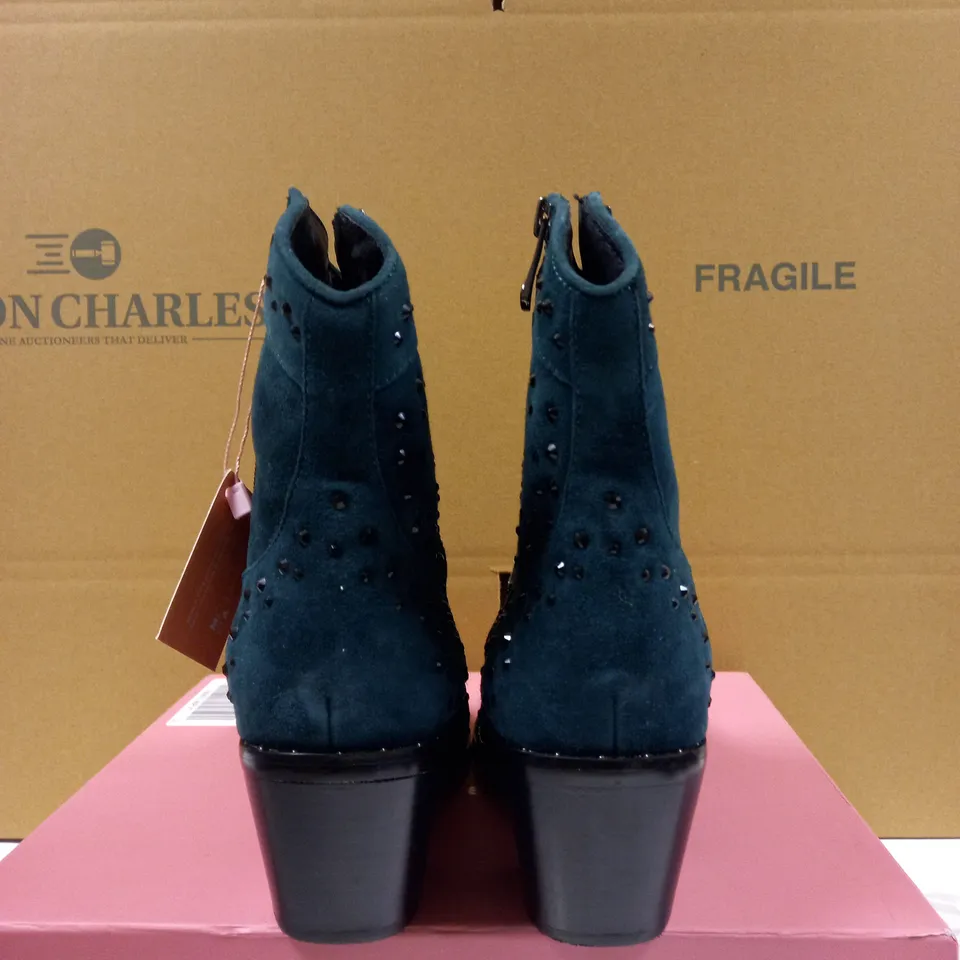MODA IN PELLE CALITA WESTERN BOOTS SIZE 7