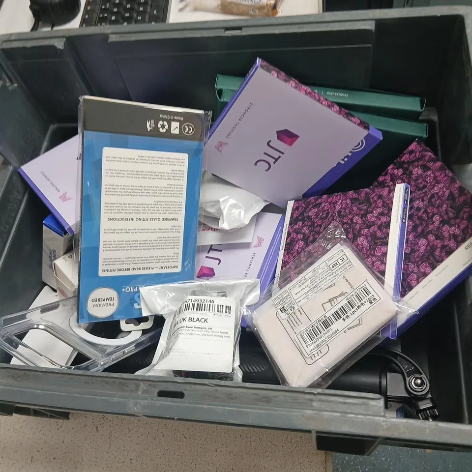 MOBILE PHONE ACCESSORIES ASSORTMENT – POWER BANKS, CHARGERS, CASES & TILE TRACKER (BOXED)
