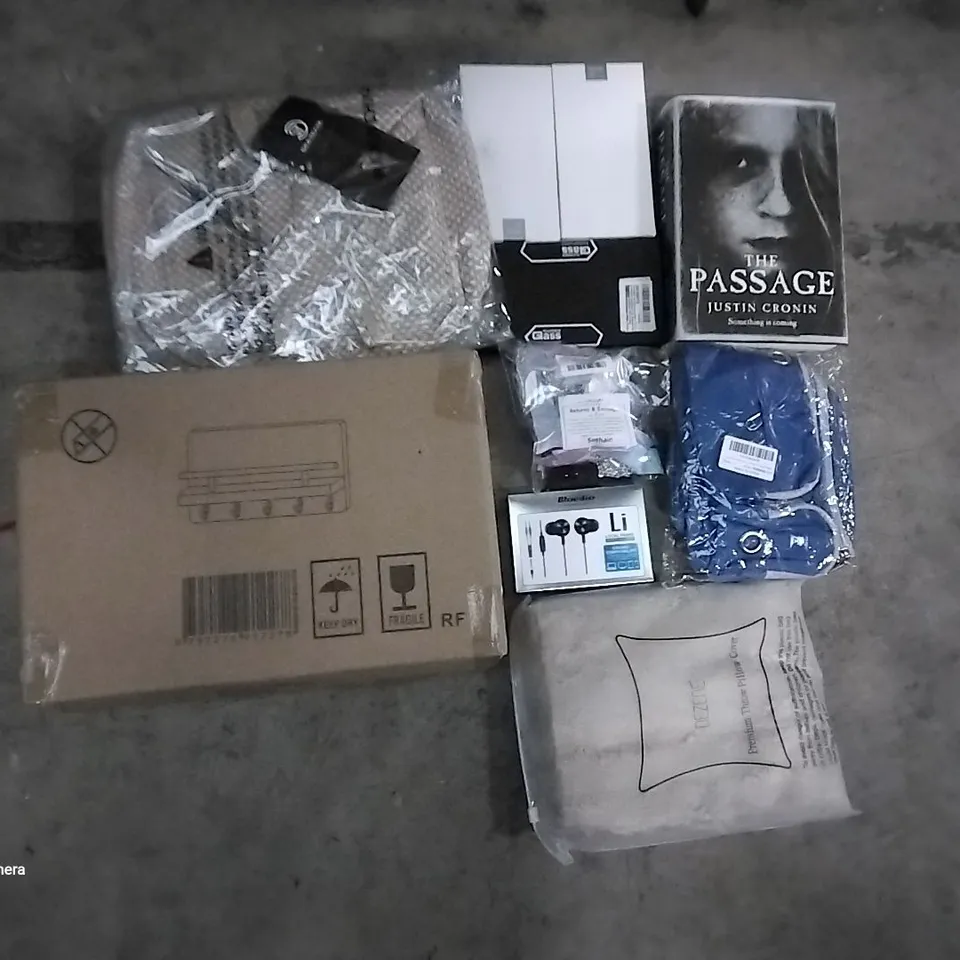 PALLET OF ASSORTED ITEMS INCLUDING THE PASSAGE JUSTIN CRONIN, SEA TEAM JUTE BAG, BLUEDIO EARPHONES, DEZENE PREMIUM THROW PILLOW COVER, HANDS FREE DOG LEASH, SAMSUNG GALAXY Z FLIP TEMPERED GLASS PHONE 