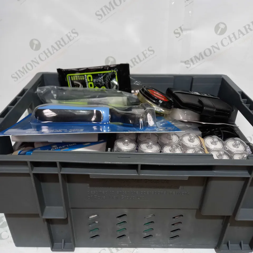 LOT TO CONTAIN APPROX 35 X ASSORTED HOUSEHOLD PRODUCTS, INCLUDES GARDEN TOOLS, LED LIGHTS, PET PRODUCTS, WALLET ETC 