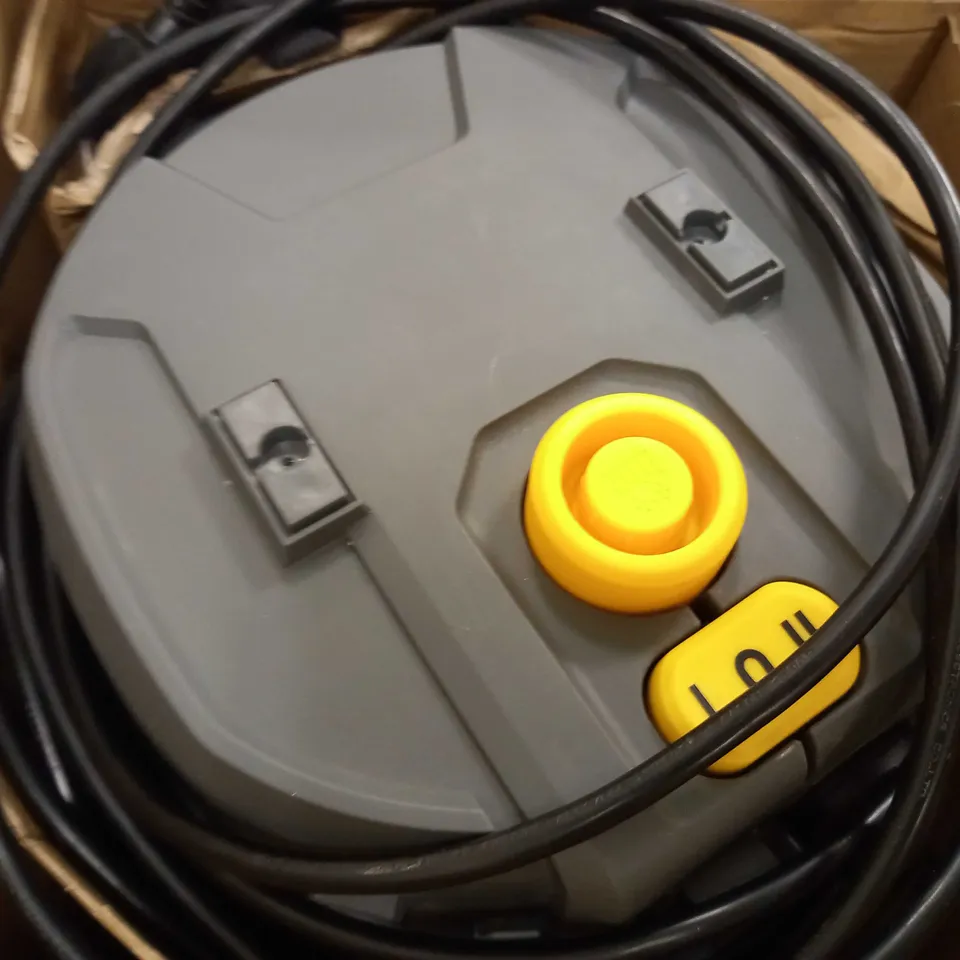 VACMASTER L CLASS DUST EXTRACTOR 240V | INDUSTRIAL WET AND DRY VACUUM CLEANER