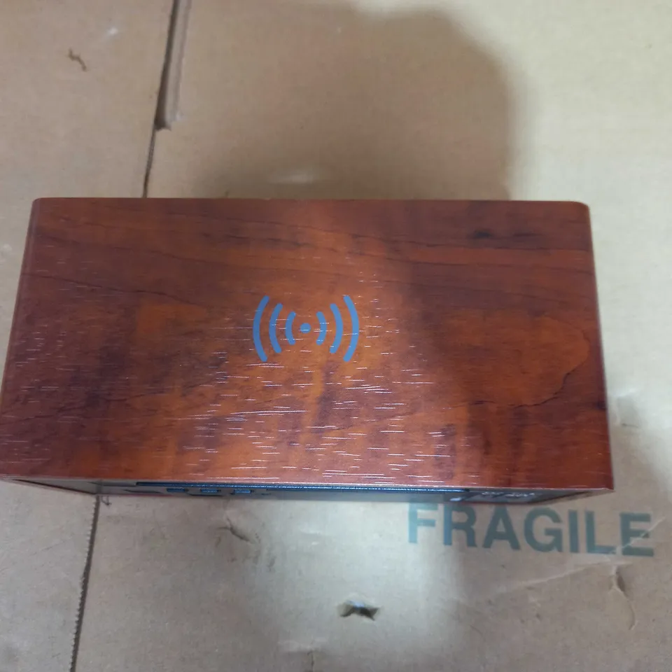 BLUETOOTJH QI CHARGING ALARM CLOCK