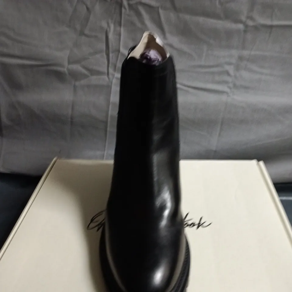 BOXED PAIR OF OFF THE HOOK KINGTON LONDON BLACK CHELSEA BOOT LM13375/01 – UK SIZE 4