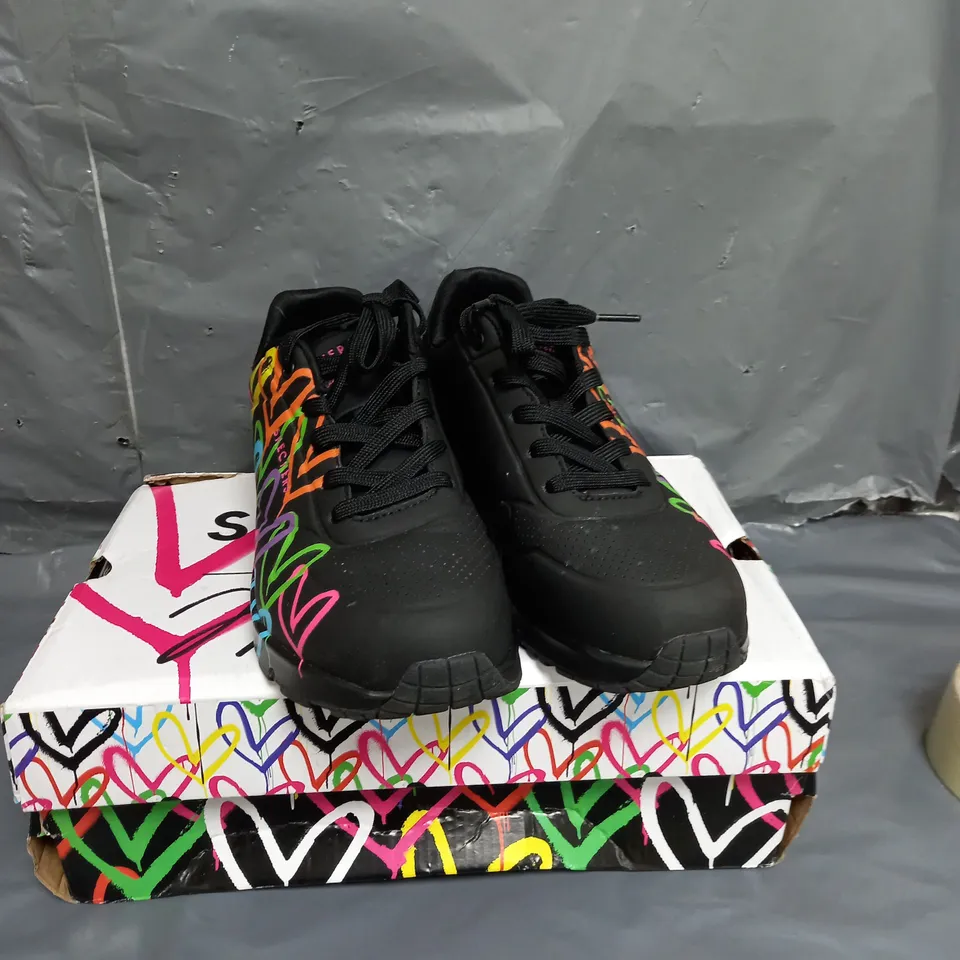 SKECHERS UNO HIGHLIGHT TRAINERS BLACK SIZE 6