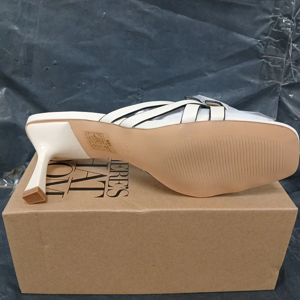 BOXED PAIR OF WHERES THAT FROM OPEN TOE SHOES - UK SIZE 5