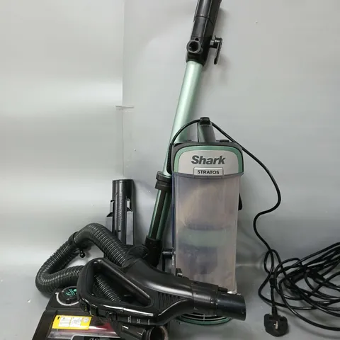 BOXED SHARK STRATOS UPRIGHT VACUUM CLEANER NZ860UK