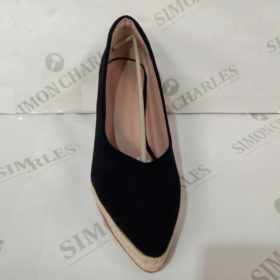 BOXED PAIR OF DESIGNER SLIP-ON WEDGE SHOES IN BLACK SIZE UNSPECIFIED