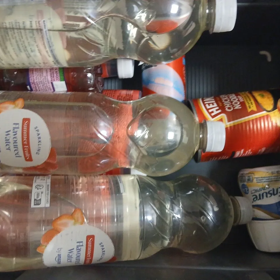 APPROXIMATELY 10 ASSORTED FOOD AND DRINK ITEMS TO INCLUDE HEINZ, NUTELLA, ETC