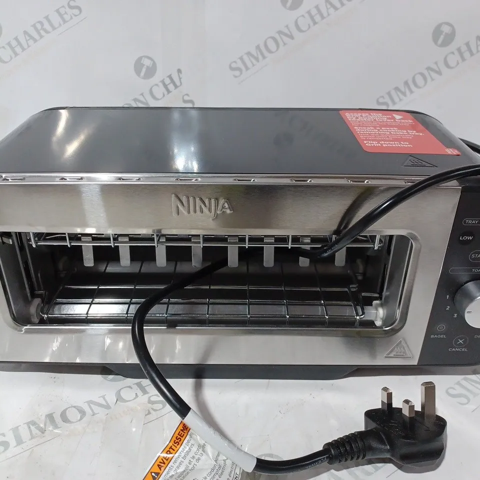 BOXED NINJA 2 IN 1 TOASTER & GRILL ST100UK