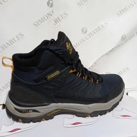 BOXED SKECHERS MEN'S ARCH FIT DAWSON WATERPROOF BOOTS, NAVY/BLACK - SIZE 9