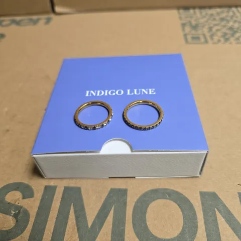 2 X INDIGO LUNE RINGS: BLUE STONES + BLUE/WHITE STONES IN PRESENTATION BOX