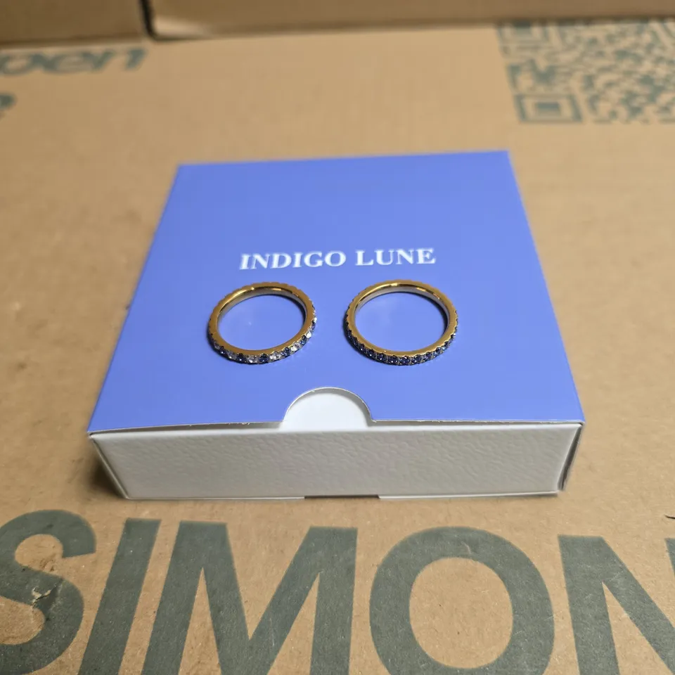 2 X INDIGO LUNE RINGS: BLUE STONES + BLUE/WHITE STONES IN PRESENTATION BOX