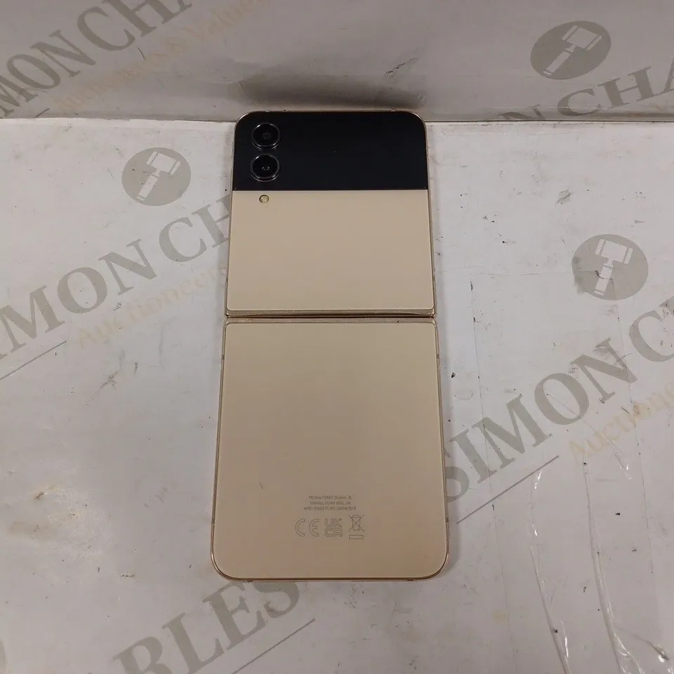 SAMSUNG Z FLIP 4