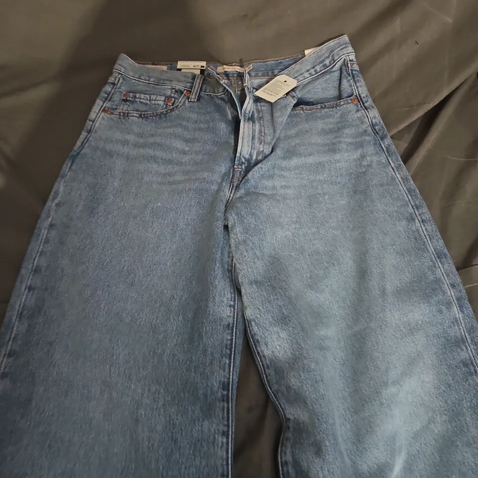 LEVI'S JEANS – LIGHT BLUE DENIM, 31X32