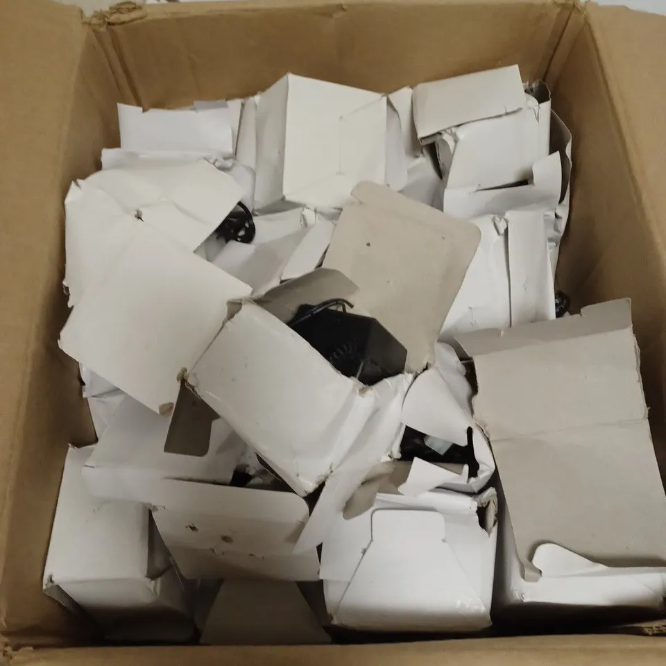 BOX OF ASSORTED AC/DC ADAPTORS 