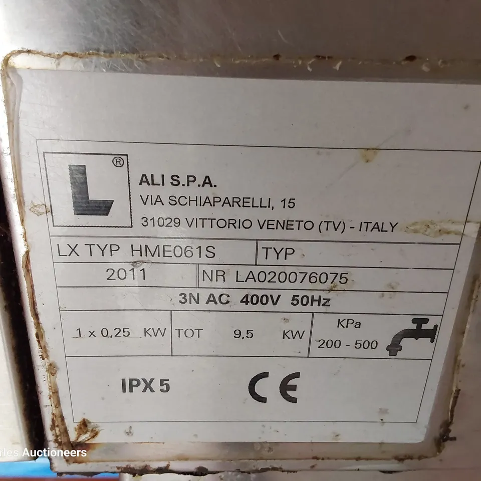 LAINOX ELECTRIC COMBI STEAMER OVEN & STAND Model HME061S
