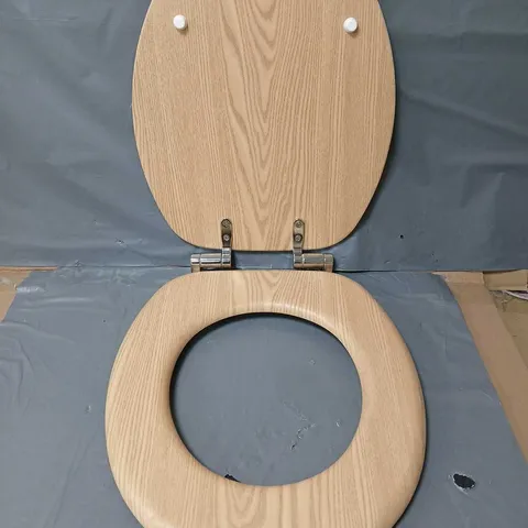 HOME TOILET SEAT (TONGUE & GROOVE)