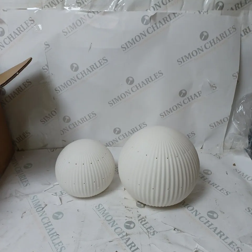 BOXED KELLY HOPPEN SET OF 2 LARGE CERAMIC LIGHT UP ORNAMENTS
