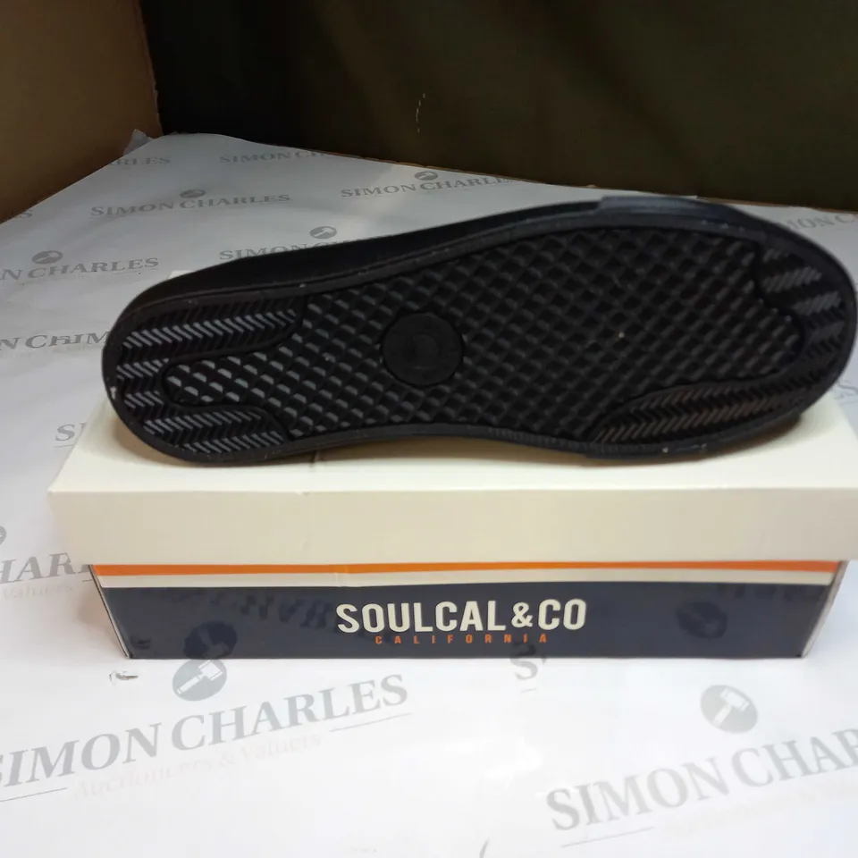 BOXED SOULCAL AND CO SUNRISE LACE SN00 SIZE 9