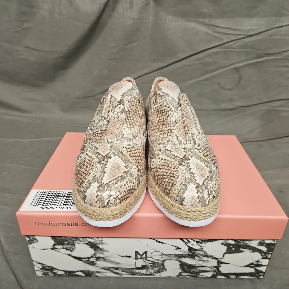 BOXED PAIR OF MODA IN PELLE FELICIE SNAKE PRINT TRAINERS - UK SIZE 39