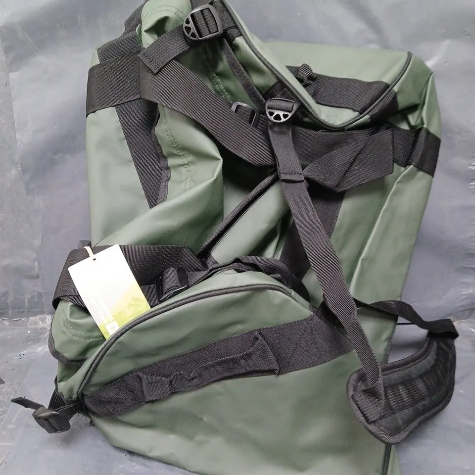 MOUNTAIN WAREHOUSE 60L CARGO BAG IN DARK GREEN 