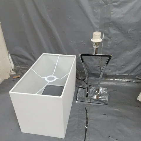 METROPOLE TABLE LAMP