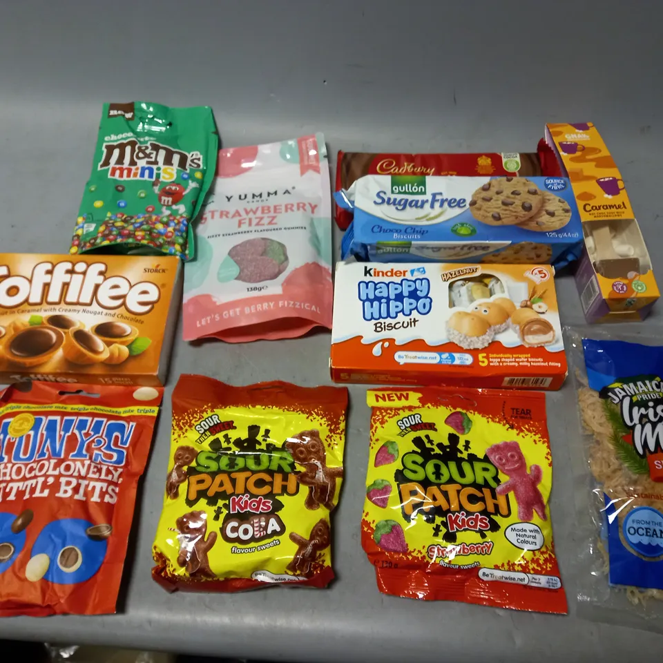 LOT OF APPROXMATELY 8 ITEMS TO INCLUDE  - M&MS MINI, SOUR PATCH KIDS, AND TOFFIFEE ETC.