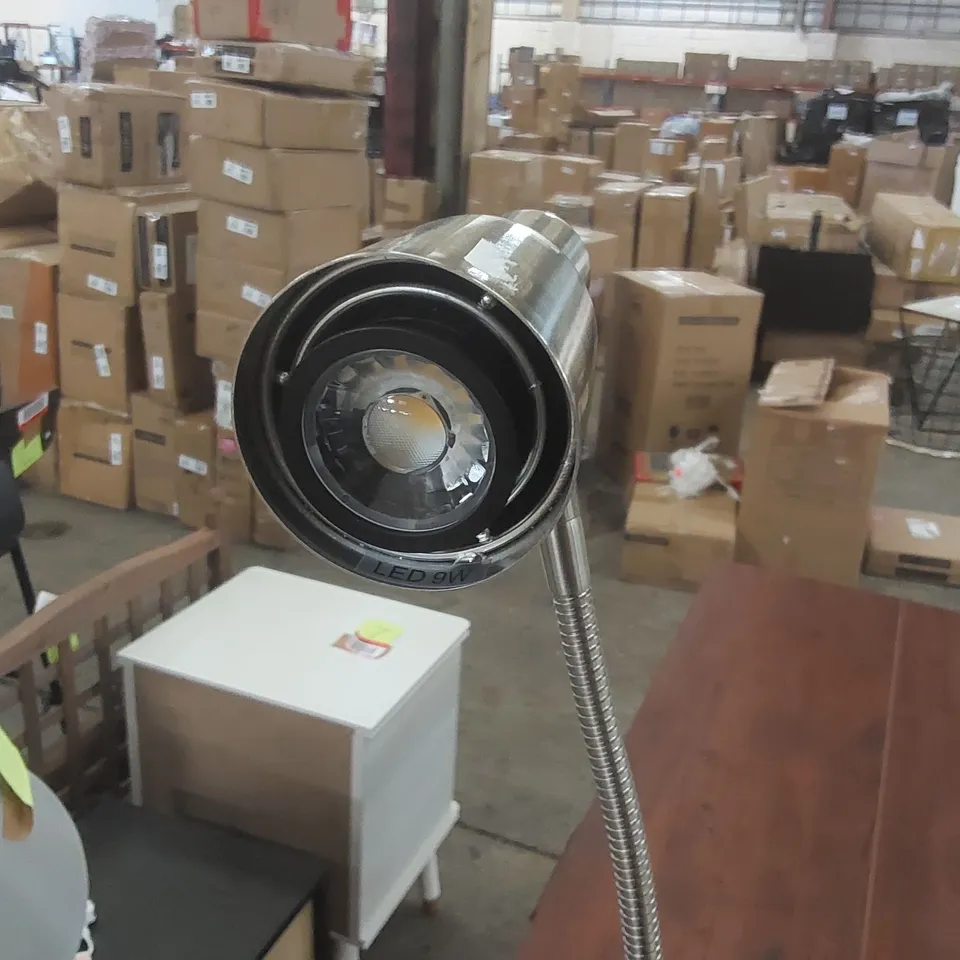 DESIGNER ADJUSTABLE TABLE LAMP