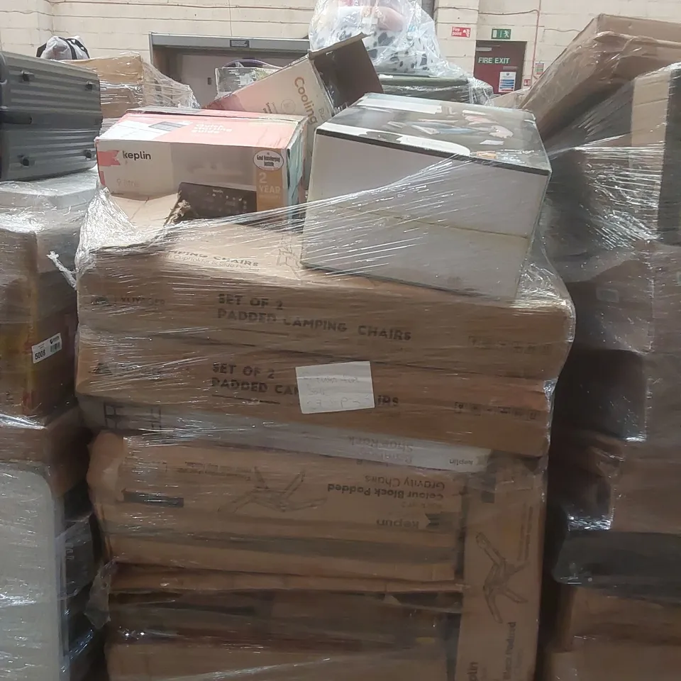 PALLET OF ASSORTED E-COMMERCE GOODS AND PRODUCTS TO INCLUDE: AIRFRYERS, CAMPING CHAIRS, GRAVITY CHAIRS, BEER DISPENSER, BABY CAR SEAT ECT