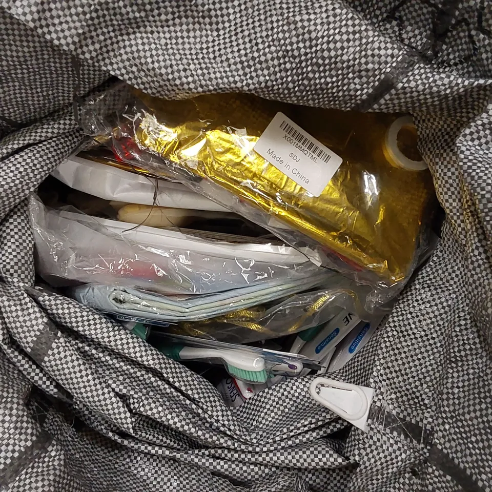 PALLET OF ASSORTED ITEMS INCLUDING; BALLOONS, BUNTING, TOOTHBRUSHES, TELEPHONES ECT.