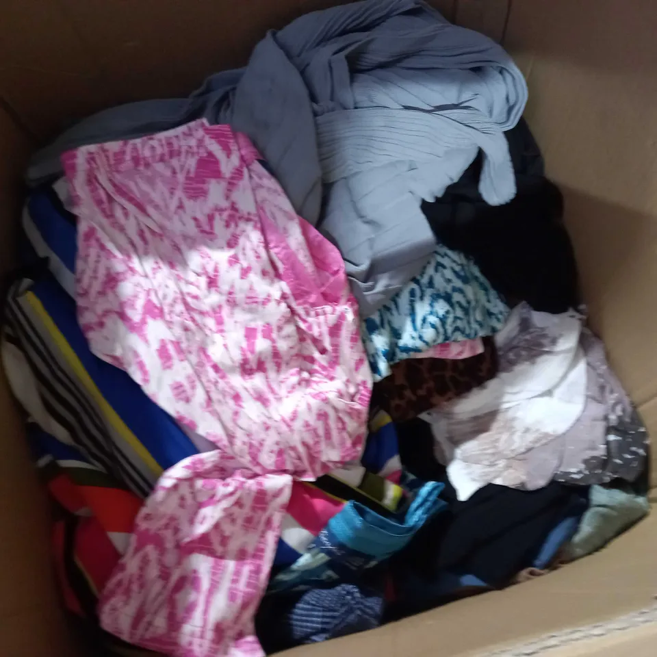 BOX OF APPROX 30 ASSORTED CLOTHING ITEMS TO INCLUDE - ISAACMISRAHILIVE - MARLA WYNNE -  ECT