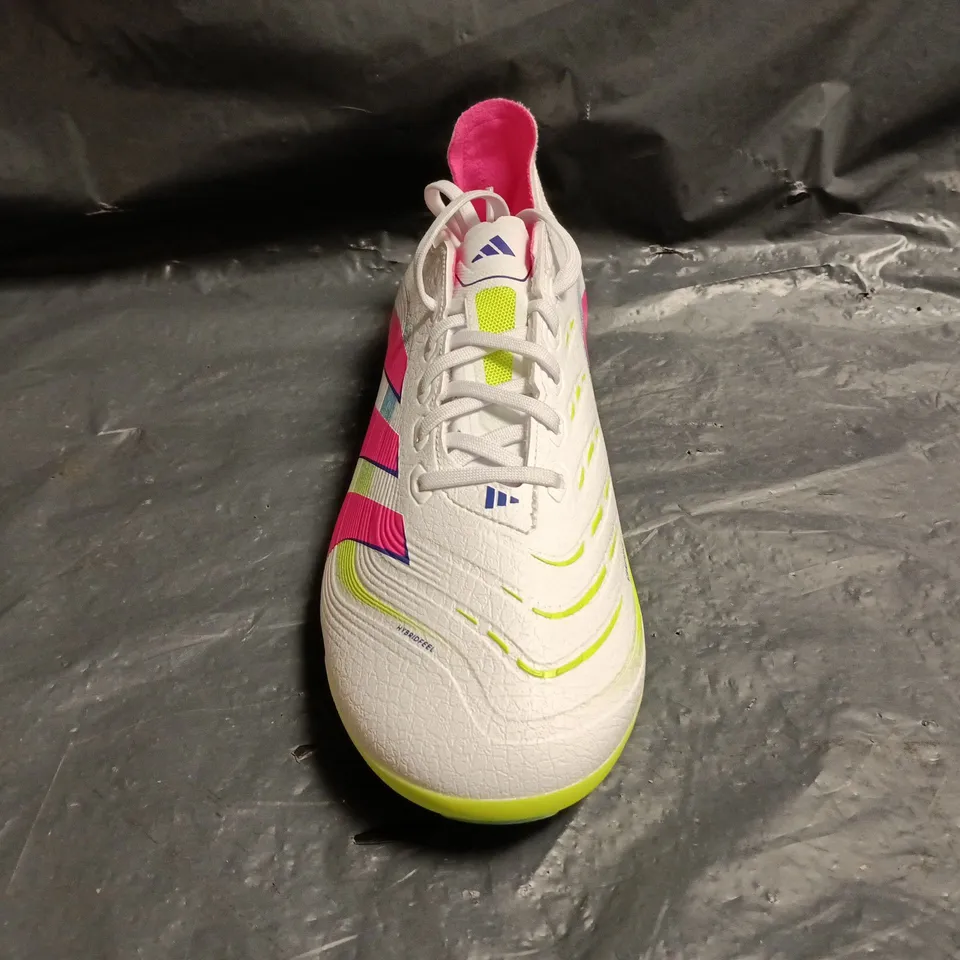 PAIR OF ADIDAS PREDATOR LEAGUE 2G FOOTBALL BOOTS IN WHITE/MULTI SIZE UK 9