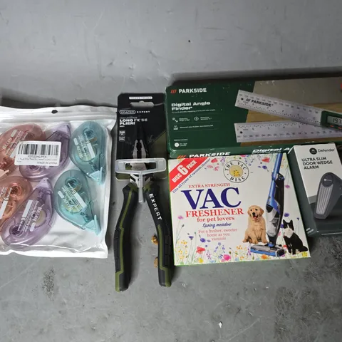 APPROXIMATELY 12 ASSORTED ITEMS TO INCLUDE - PARKSIDE DIGITAL ANGLE FINDER , DEFENDER ULTRA SLIM DOOR WEDGE ALARM , LONG NOSE PLIERS ETC