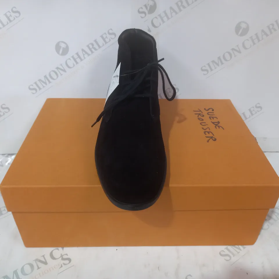 BOXED PAIR OF TODS SUEDE SHOES IN BLACK EU SIZE 41